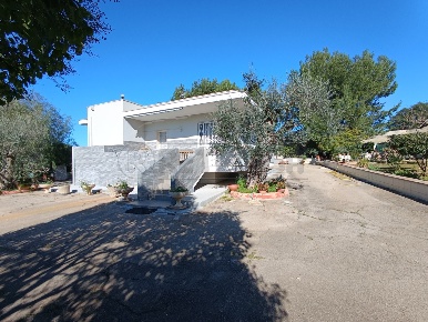 Foto Villa unifamiliare in Via B. Ravenna 49, Gallipoli di 200 m²