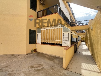 Foto Casa indipendente in Via Donnalucata 23, Ragusa di 61 m² con 3 locali