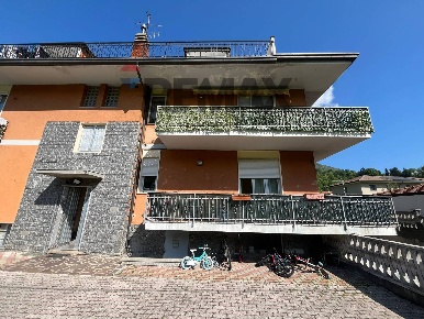 Foto Appartamento in Via per Cavona 12, Cuveglio Centro di 105 m²