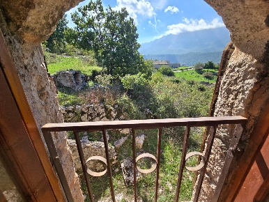 Foto Rustico in Via della Montagna snc, Tione degli Abruzzi di 35 m²