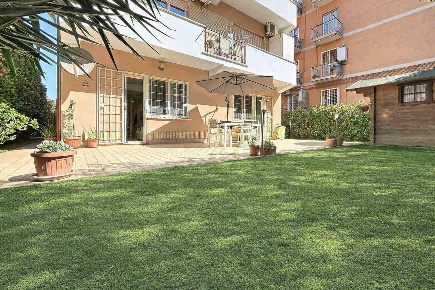 Foto Appartamento in via Cellottini 38, Monterotondo Centro di 110 m²