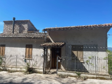 Foto Casa indipendente in vallemontagnana 94a, Fabriano di 125 m²