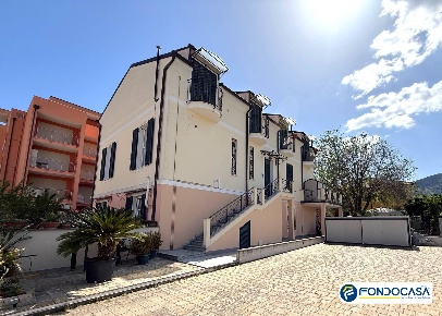 Foto Appartamento in Via Como, Loano Centro di 76 m² con 3 locali