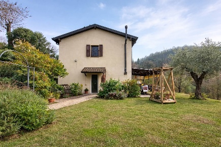 Foto Villa unifamiliare in VIA NAZIONALE, Pianoro di 160 m² con 8 locali