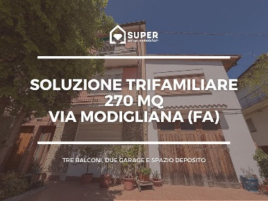 Foto Villa unifamiliare in Via Modigliana 102, Faenza di 270 m² in vendita