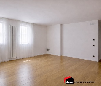 Foto Appartamento in Via Santa Maria Maddalena, Thiene Centro di 160 m²