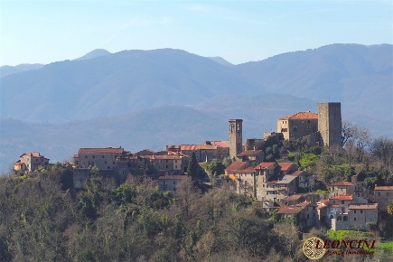 Foto Rustico in via borgo, Bagnone di 111 m² con 5 locali in vendita