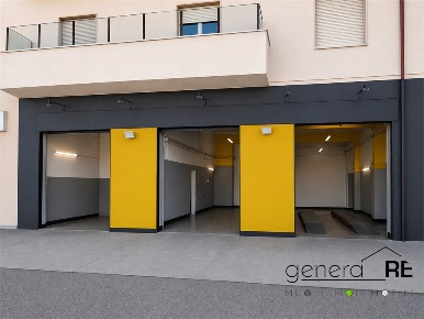 Foto Locale commerciale a Pescara Tiburtina di 130 m² con 1 locali