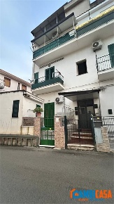 Foto Appartamento in Via Falsomiele, Palermo Belmonte Chiavelli di 70 m²