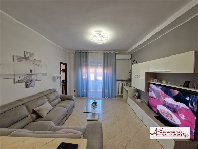 Foto Appartamento in Via Pasubio, Vanzago Centro di 94 m² con 3 locali