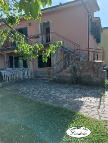 Foto Case semi ndipendenti a Santo Stefano di Magra Centro di 150 m²