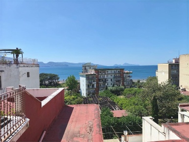 Foto Appartamento a Torre Annunziata di 125 m² con 4 locali in vendita