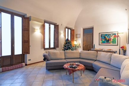 Foto Appartamento a Colle di Val d'Elsa Colle Bassa, Via Gramsci di 210 m²
