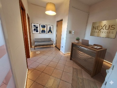 Foto Ufficio a Casalnuovo di Napoli Centro di 70 m² con 3 locali in affitto