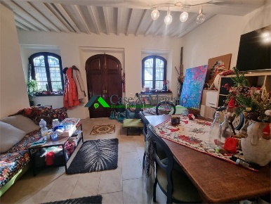 Foto Case semi ndipendenti a Porcari Magazzino di 180 m² con 8 locali