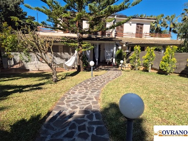 Foto Villa unifamiliare a Terrasini di 120 m² con 3 locali in vendita