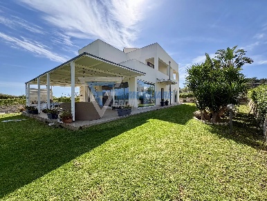 Foto Villa unifamiliare in VIA ISOLA, Siracusa Isola con 5 locali