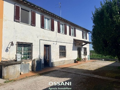 Foto Case semi ndipendenti in VIA QUAGLIA, Faenza di 200 m² con 5 locali
