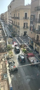 Foto Attività commerciale in via Dante Alighieri, Bari Murat di 27 m²