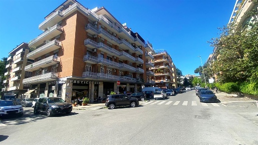 Foto Negozio in Via Ludovico di Breme, Roma Talenti - Monte Sacro di 87 m²