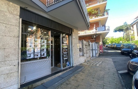 Foto Negozio in Via Ludovico di Breme, Roma Talenti - Monte Sacro di 42 m²