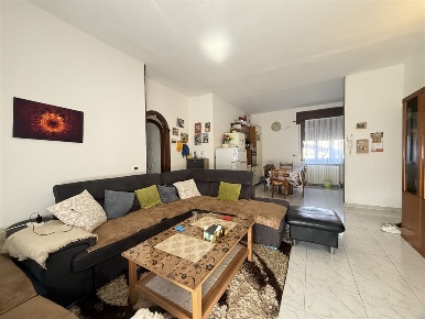 Foto Appartamento in VIA PIAZZA MARCONI, Calcio di 100 m² con 3 locali
