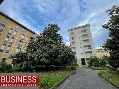 Foto Appartamento in Via A. Maffei, Milano Montenero di 65 m² con 3 locali