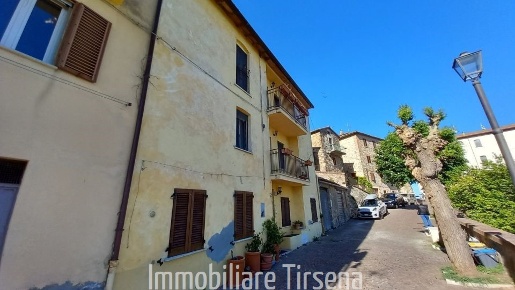 Foto Appartamento a Allerona di 186 m² con 6 locali in vendita