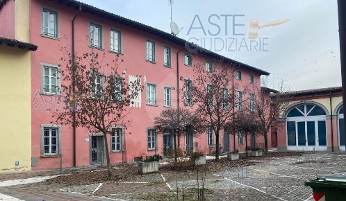 Foto Appartamento in De Gaspari, Chiari Centro di 1271 m² con 11 locali