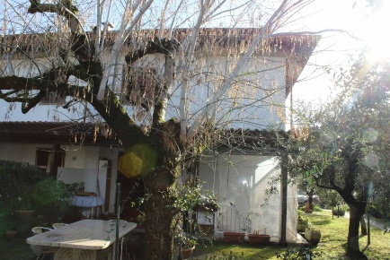 Foto Casa indipendente a Carrara Stadio, Sant'Antonio, Marasio di 200 m²