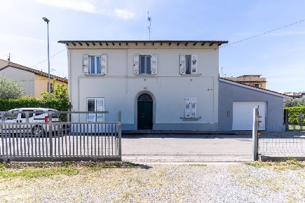 Foto Villa unifamiliare a Empoli Ponzano di 170 m² con 8 locali in vendita