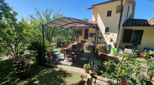 Foto Villa bifamiliare a Barberino di Mugello di 137 m² con 7 locali