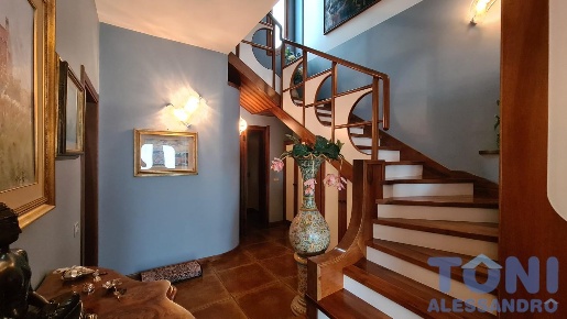 Foto Villa unifamiliare a Vinci Spicchio-sovigliana di 300 m² con 10 locali