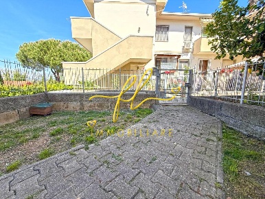 Foto Appartamento a Cecina Marina di Cecina di 81 m² con 4 locali