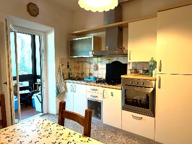 Foto Casa indipendente a Capannori Lammari - Lunata di 200 m² con 11 locali