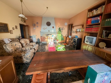 Foto Casa indipendente a Terricciola Soianella di 230 m² con 9 locali