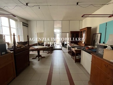 Foto Appartamento a Pontedera Centro di 120 m² con 5 locali in vendita