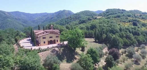 Foto Villa unifamiliare a Vicchio Casole di 500 m² con 15 locali in vendita