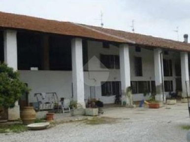 Foto Appartamento in sessanta, Montirone di 147 m² con 10 locali in vendita