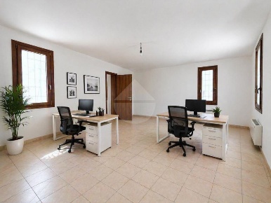 Foto Ufficio in viale Trieste, Rovigo di 81 m² con 2 locali in affitto