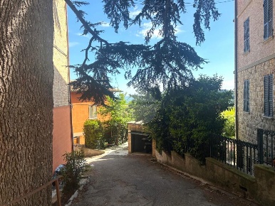 Foto Casa indipendente in Via delle Clarisse, Perugia di 140 m² in vendita