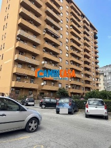 Foto Appartamento a Palermo Castellammare di 140 m² con 4 locali in affitto
