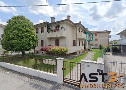 Foto Appartamento in Via Alfieri, Camisano Vicentino Centro di 91 m²