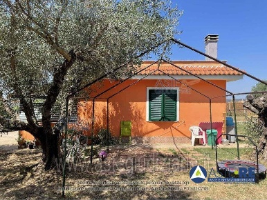 Foto Casa indipendente in Via Plinio il Vecchio, Cisterna di Latina