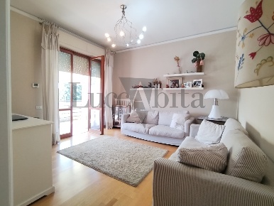 Foto Appartamento in Viale Armando Diaz 210, Lucca Arancio di 95 m²