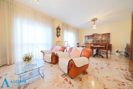 Foto Appartamento in Via Caduti di Nassirya 26, Taranto di 135 m²