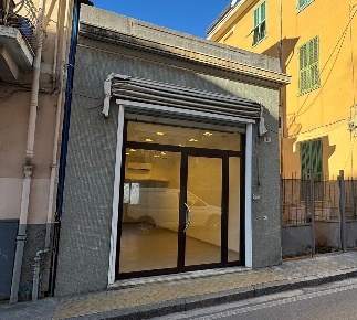 Foto Locale commerciale in Via Lamarmora 31, Sanremo San Martino - Villetta
