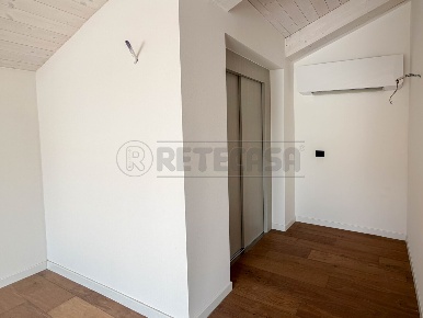 Foto Attico in Via A. Doria, Creazzo Centro di 205 m² con 6 locali