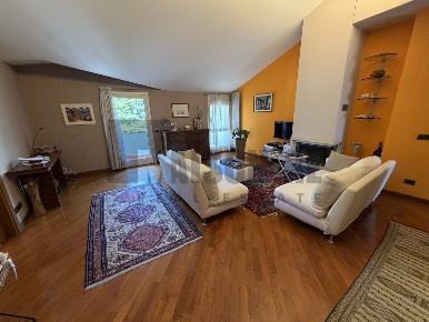Foto Appartamento in Via Benacense 38, Brescia Panoramica di 120 m²