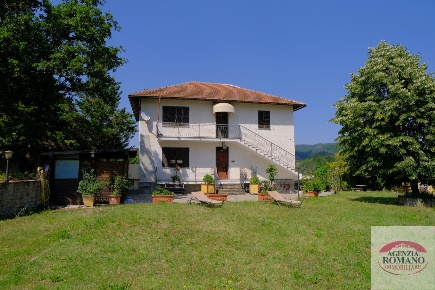 Foto Casale in SP334 9, Sassello di 723 m² con 12 locali in vendita